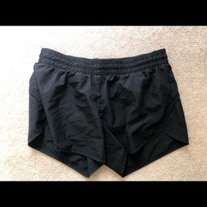 BLACK ATHLETIC SHORTS